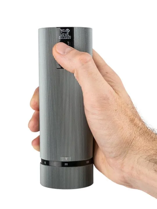 Peugeot Saveurs Line electrique Coffret cadeau - duo de moulins à poivre et à sel électriques rechargeables, u'select, carbone et aluminium, 15 cm - 6in. -> Coffrets Cadeaux | Envie De Design