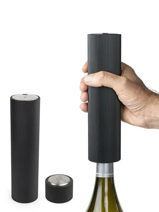 master_of_wine_coffret_cadeau__tirebouchon_lectrique_line_reverse_et_pompe_de_conservation_lectrique_line_preserve_noir_mat__peugeot_saveurs_3.webp Peugeot Saveurs Master of wine Coffret cadeau - tire-bouchon électrique line reverse et pompe de conservation électrique line preserve noir mat. -> Coffrets Cadeaux | Envie De Design