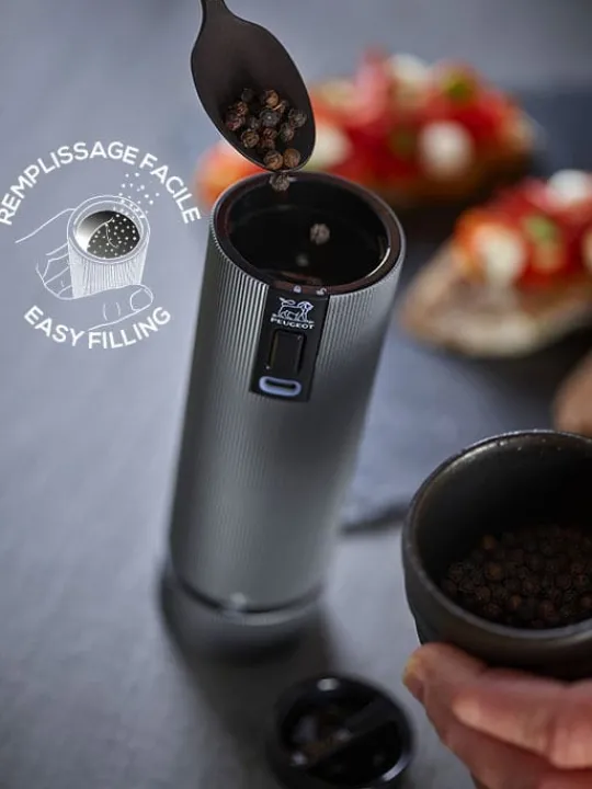 Peugeot Saveurs Night electric Coffret cadeau - duo de moulins à poivre et à sel électriques line noir mat 15 cm -> Coffrets Cadeaux | Envie De Design