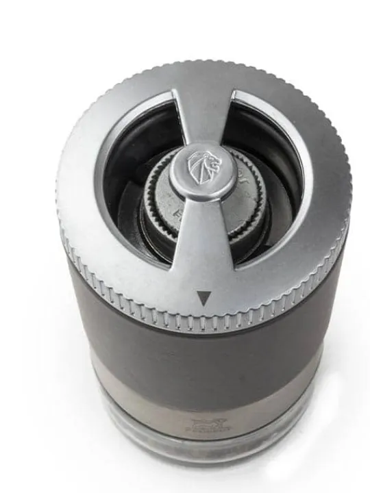 Peugeot Saveurs Pack maestro linéa Coffret bar à poivres maestro gris roche et plateau linéa -> Envie De Saveurs | Idées Cadeaux -100€